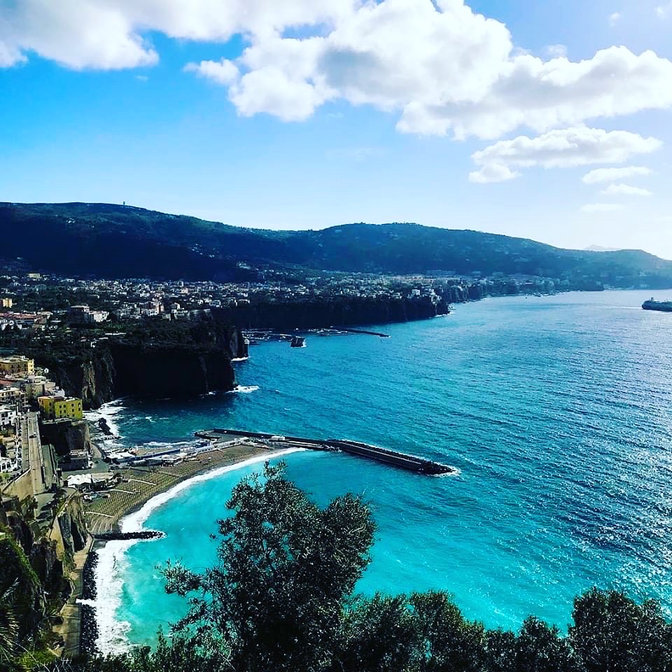Naples Limousine Service Introduces Luxurious Private Transfers from Rome to Sorrento