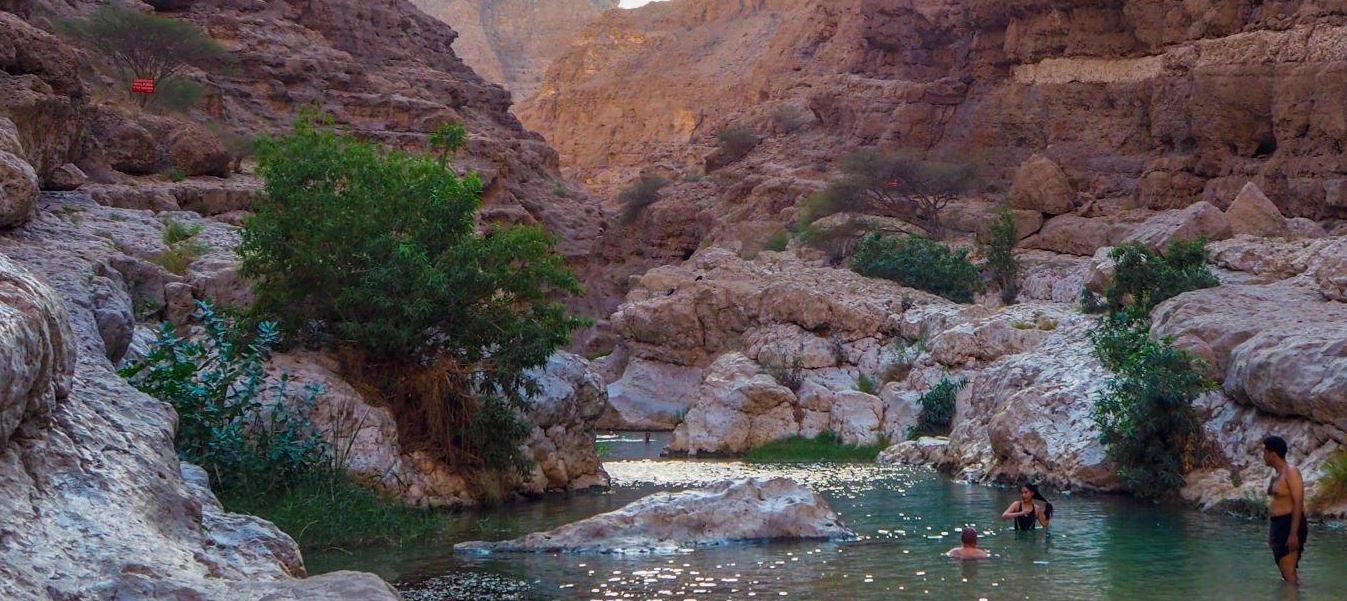 Celebra un Natale e Capodanno da Sogno in Oman con Viaggi Tours – Esperienze Indimenticabili tra Deserto e Mare