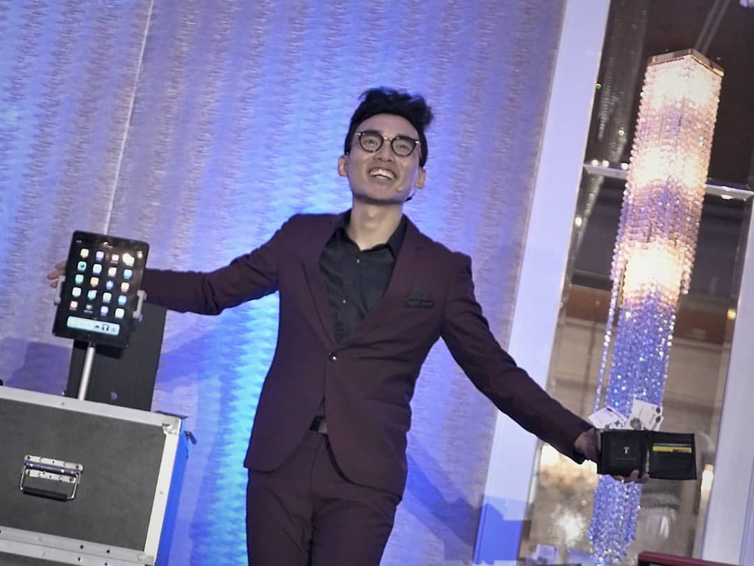 iPad Magician TK Jiang Revolutionizes Event Entertainment in Singapore